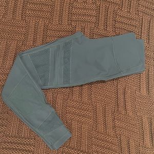 WORN ONCE! Lululemon 3/4 Length Medium Rise Mesh Grey/Blue Leggings